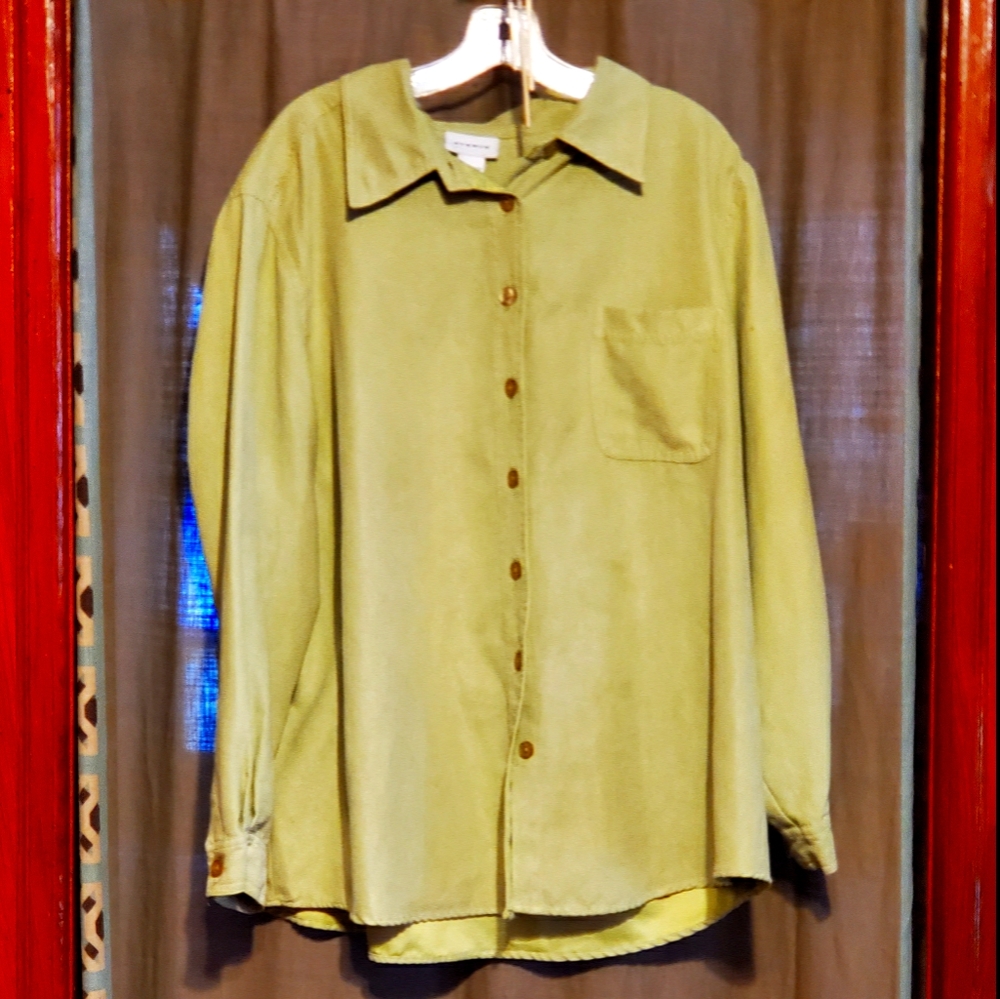 Avenue Lime-Green Womans Button-Up Size 22/24